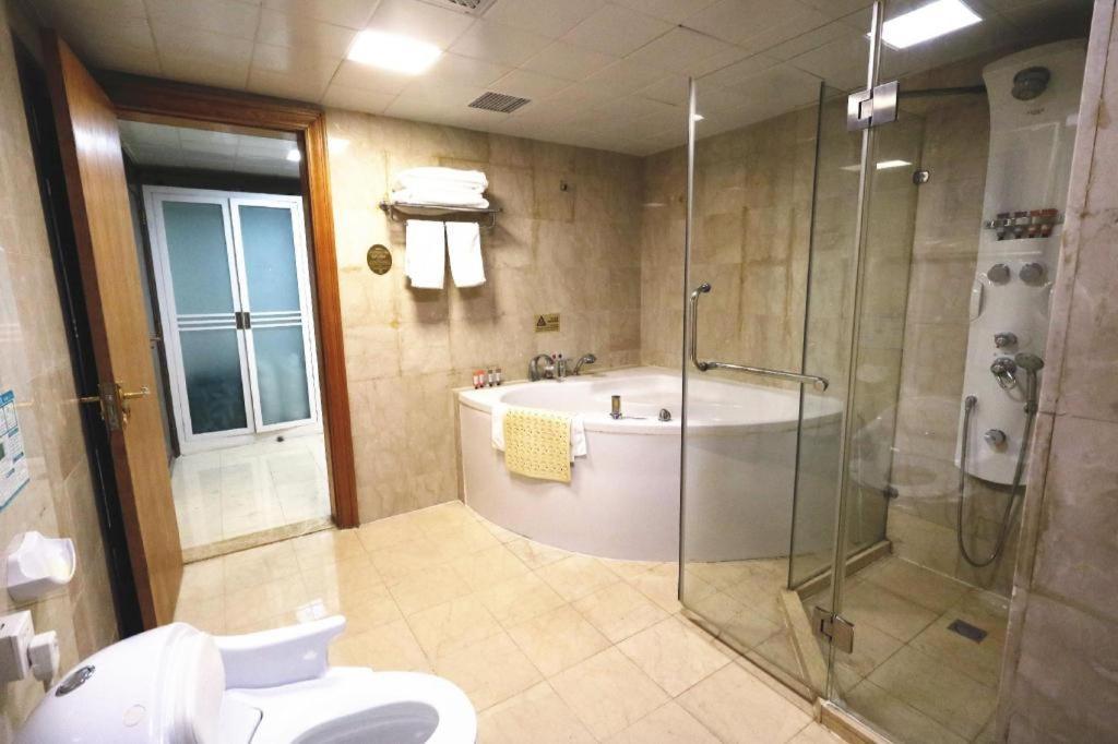 Qingdao Royal Garden Hotel Eksteriør bilde