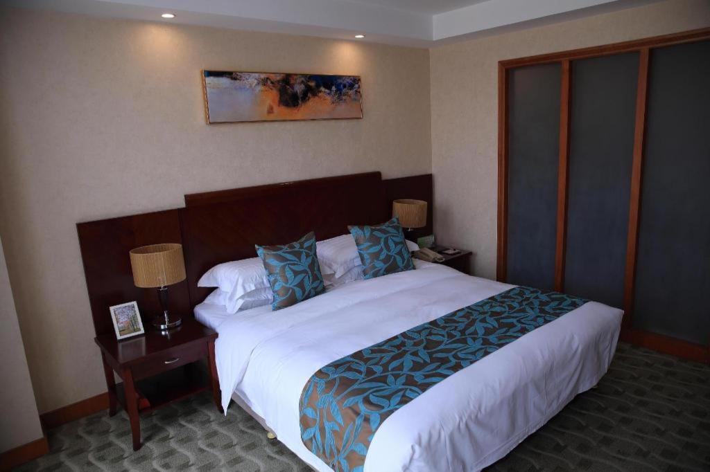 Qingdao Royal Garden Hotel Eksteriør bilde
