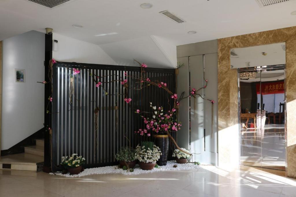 Qingdao Royal Garden Hotel Eksteriør bilde