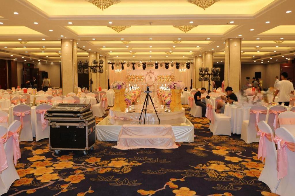 Qingdao Royal Garden Hotel Eksteriør bilde